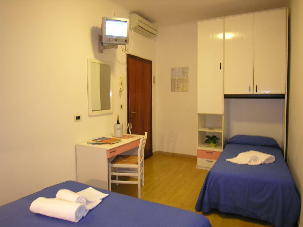 Hotel Garni Tahiti Bibione Eksteriør billede