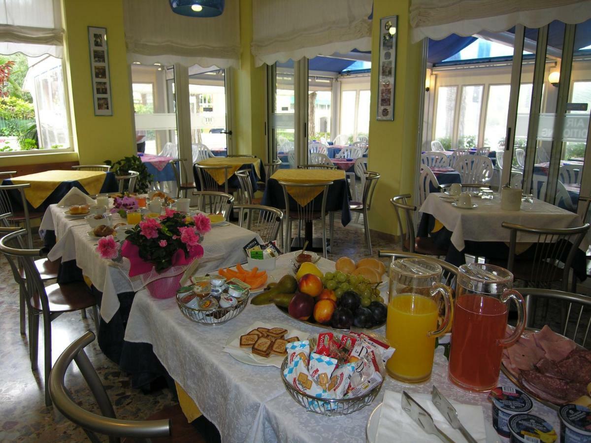 Hotel Garni Tahiti Bibione Eksteriør billede