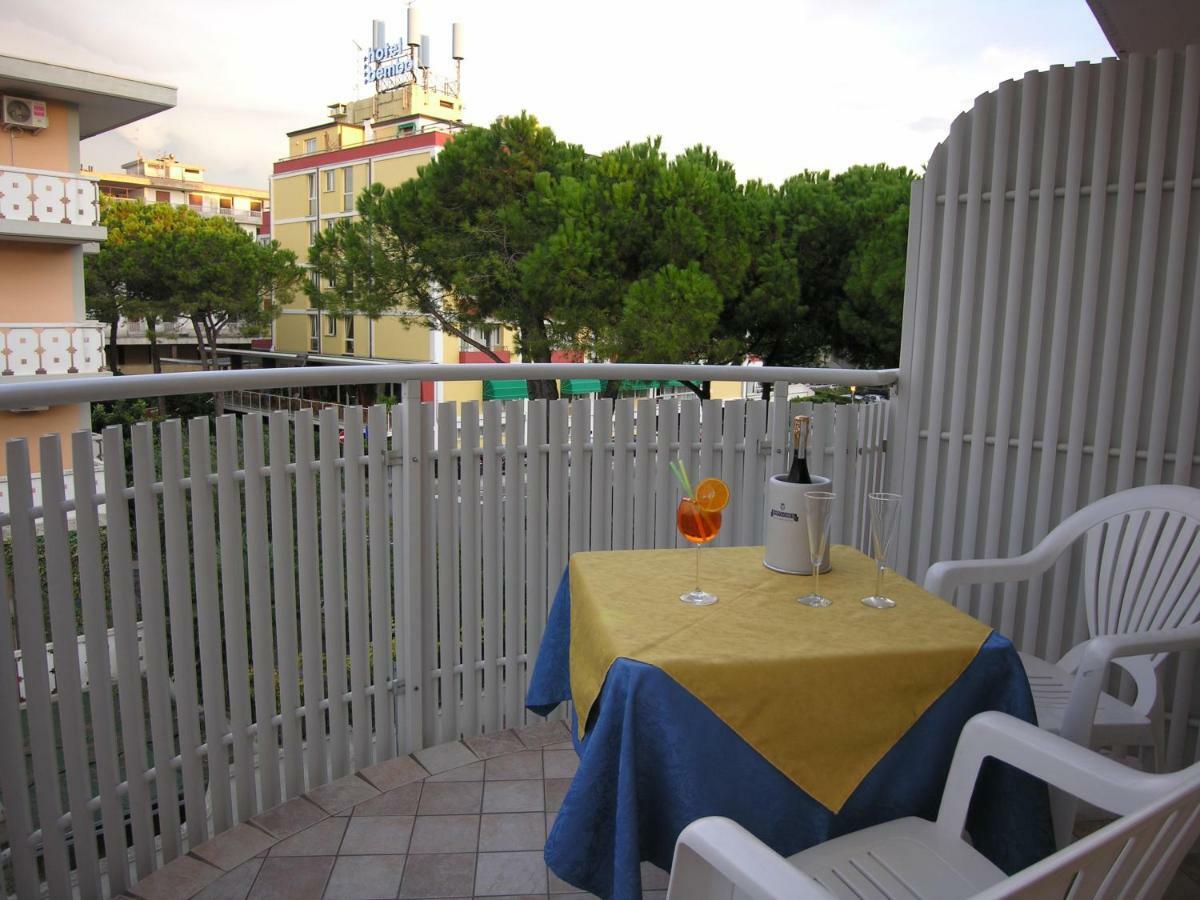 Hotel Garni Tahiti Bibione Eksteriør billede